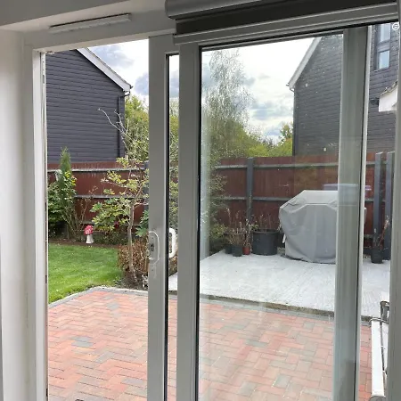 Fully Detached Studio Annexe With King Bed For 2 & Sofa Bed For 2 Cambourne Exterior photo
