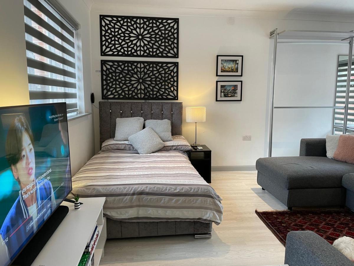 Fully Detached Annexe With King Bed For 2 & Sofa Bed For 2 Appartement
